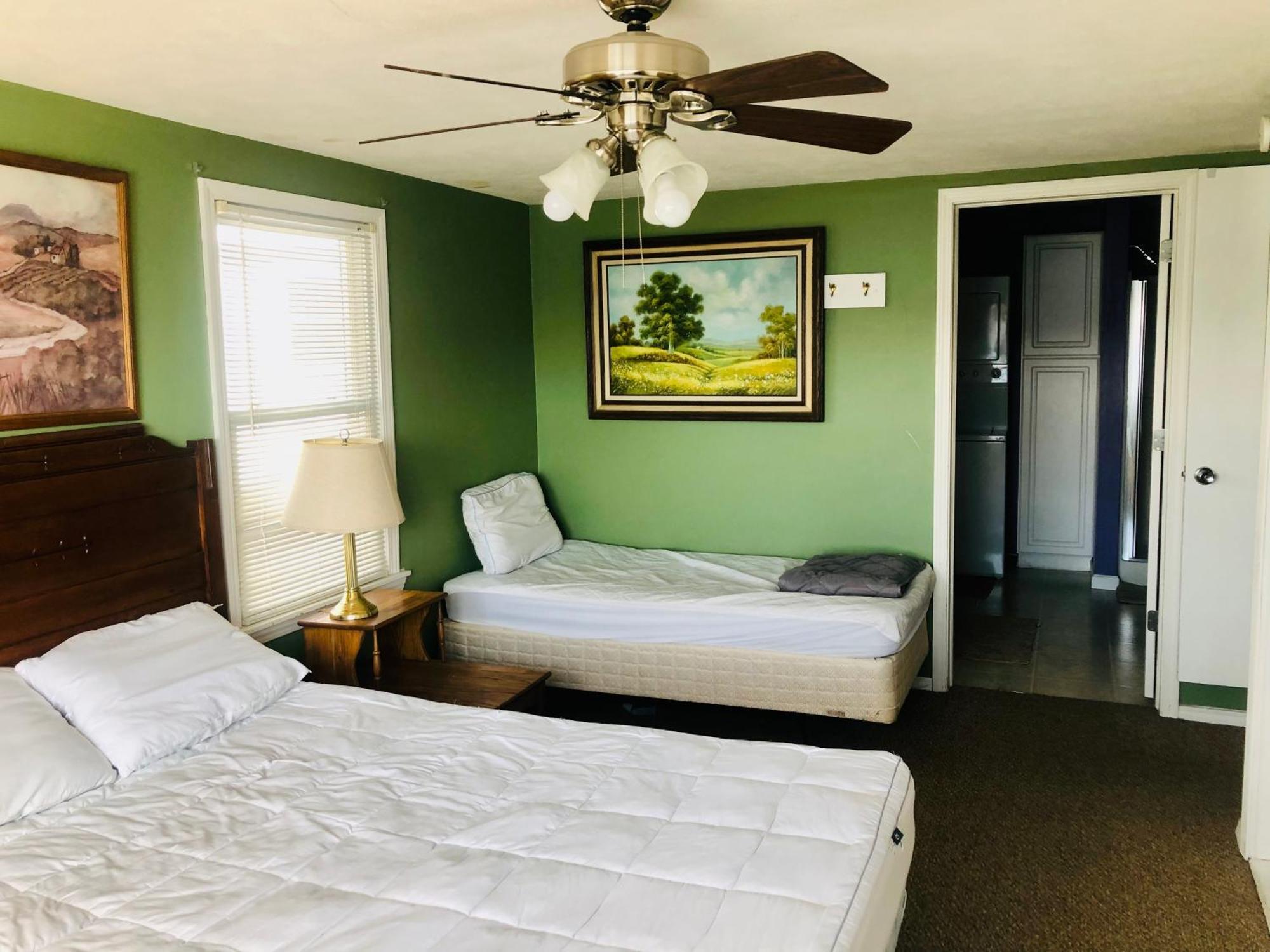 The Wellington Lake Cottage Middlebury Экстерьер фото